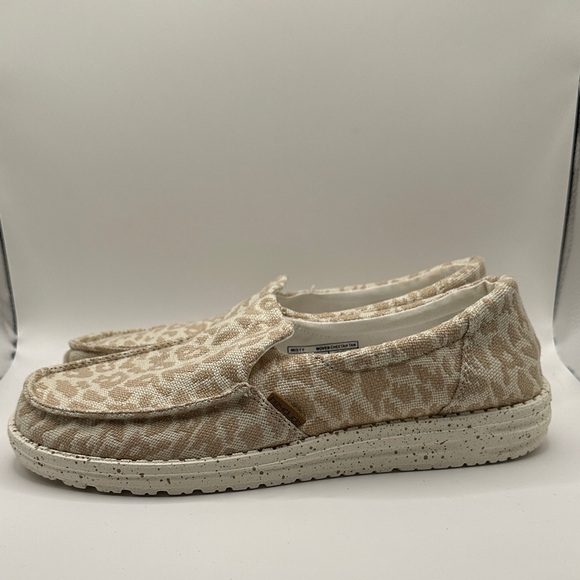 HEY DUDE WOMENS 9 MISTY WOVEN CHEETAH TAN NEW - Picture 3 of 9